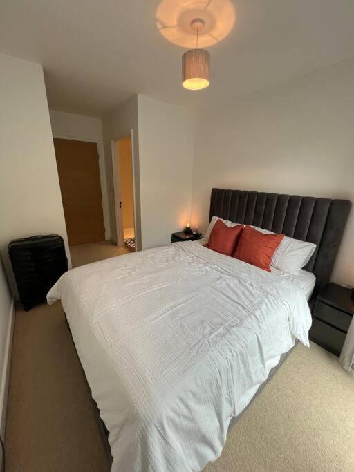 2 Bedroom Modern City Centre Bournemouth Apartment Exterior photo