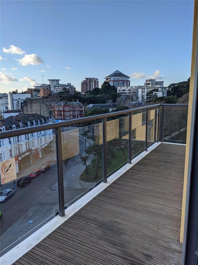 2 Bedroom Modern City Centre Bournemouth Apartment Exterior photo