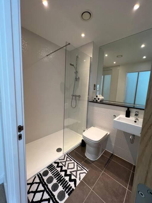 2 Bedroom Modern City Centre Bournemouth Apartment Exterior photo